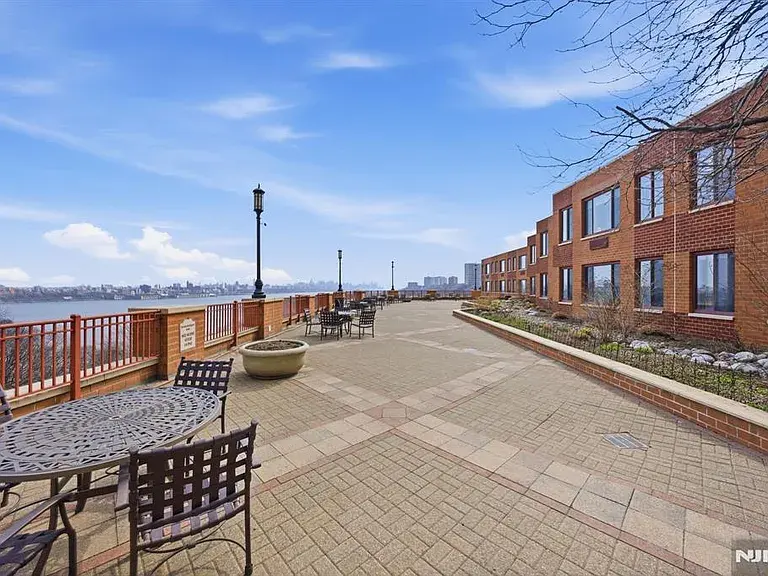 100 Old Palisade Rd unit 2110 photo 1